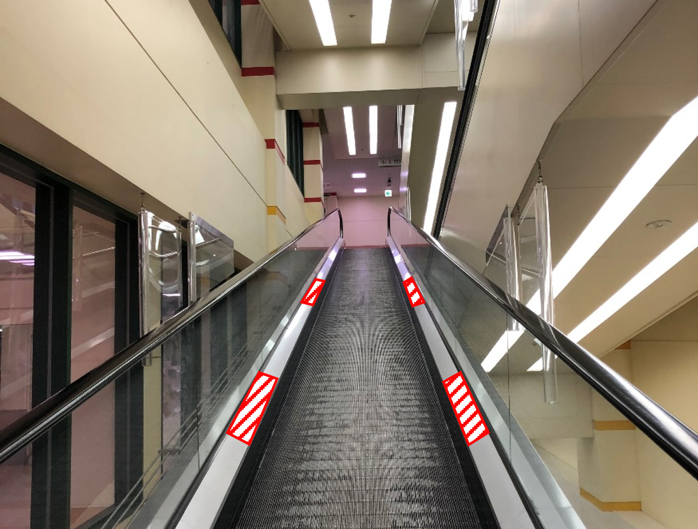 ③CENTER-1F~5F オートスロープ